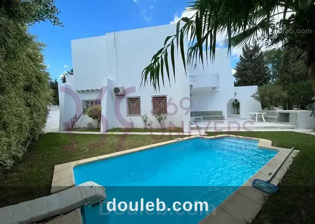Villa avec piscine à la marsa refrh034 à Tunis