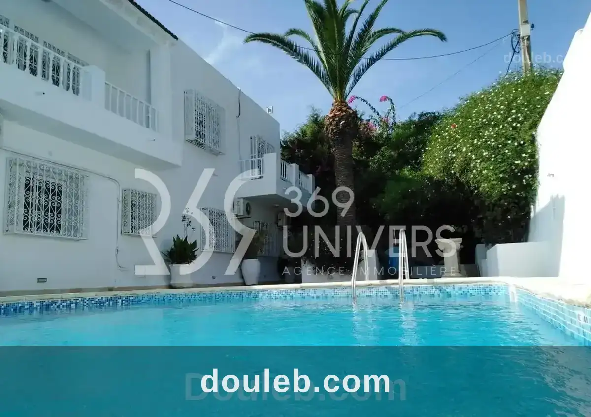 Villa avec piscine à gammarth ref rh024 à Tunis