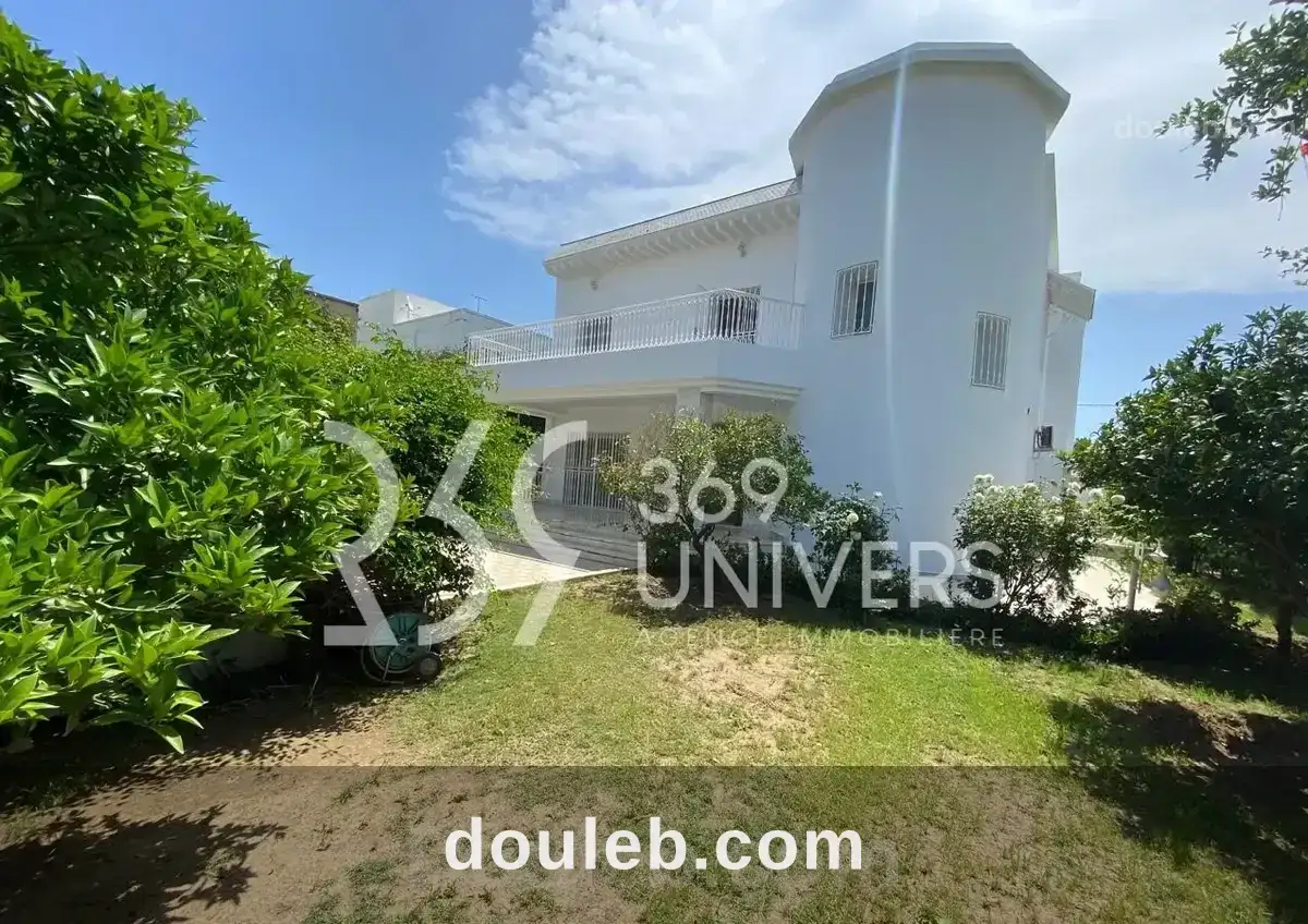 Villa avec jardin à la marsa ref rh156 à Tunis