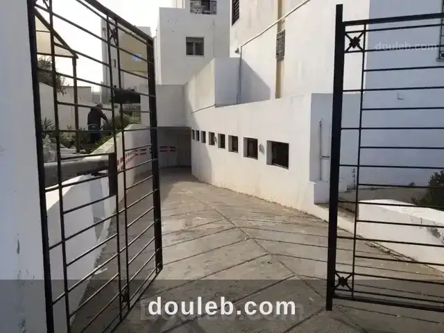 Appt s plus un dans résidence gardéé à Tunis