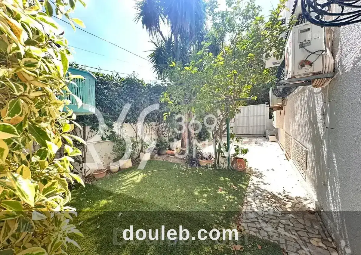 Etage avec terrasse à carthage ref ra096 à Tunis