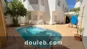 Villa de 660m2 avec piscine cit à Tunis