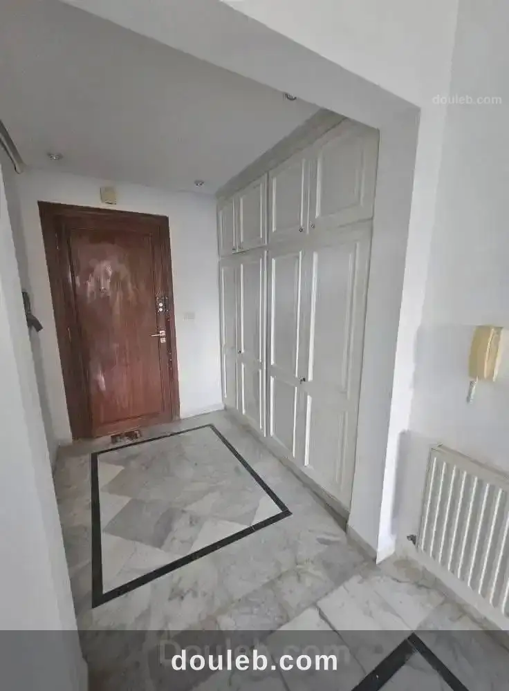 S1 meuble 1100 d menzah 7 bis à Tunis