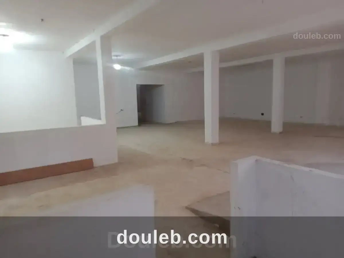 Divers surface dépôts à la soukra à Tunis