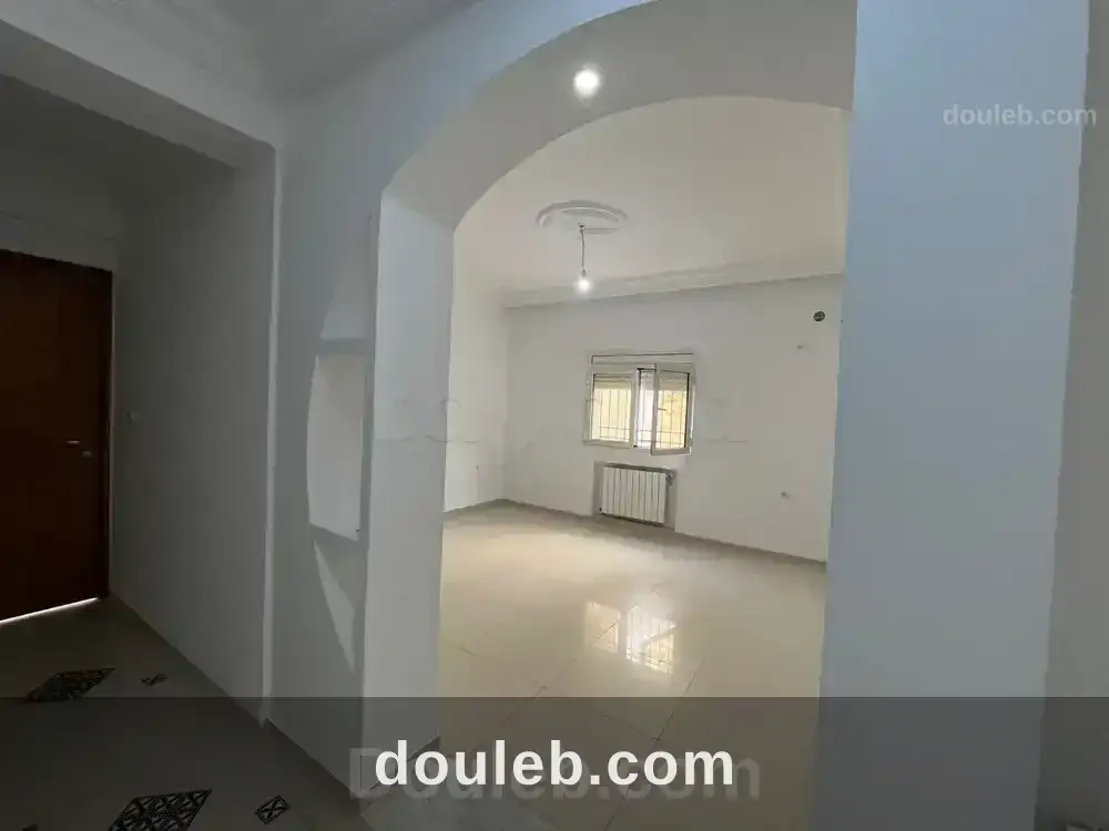 S plus 1 propre avec terasse - Miniature 4