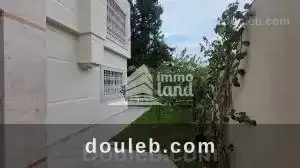 Une villa avec piscine aux jardins - Miniature 4