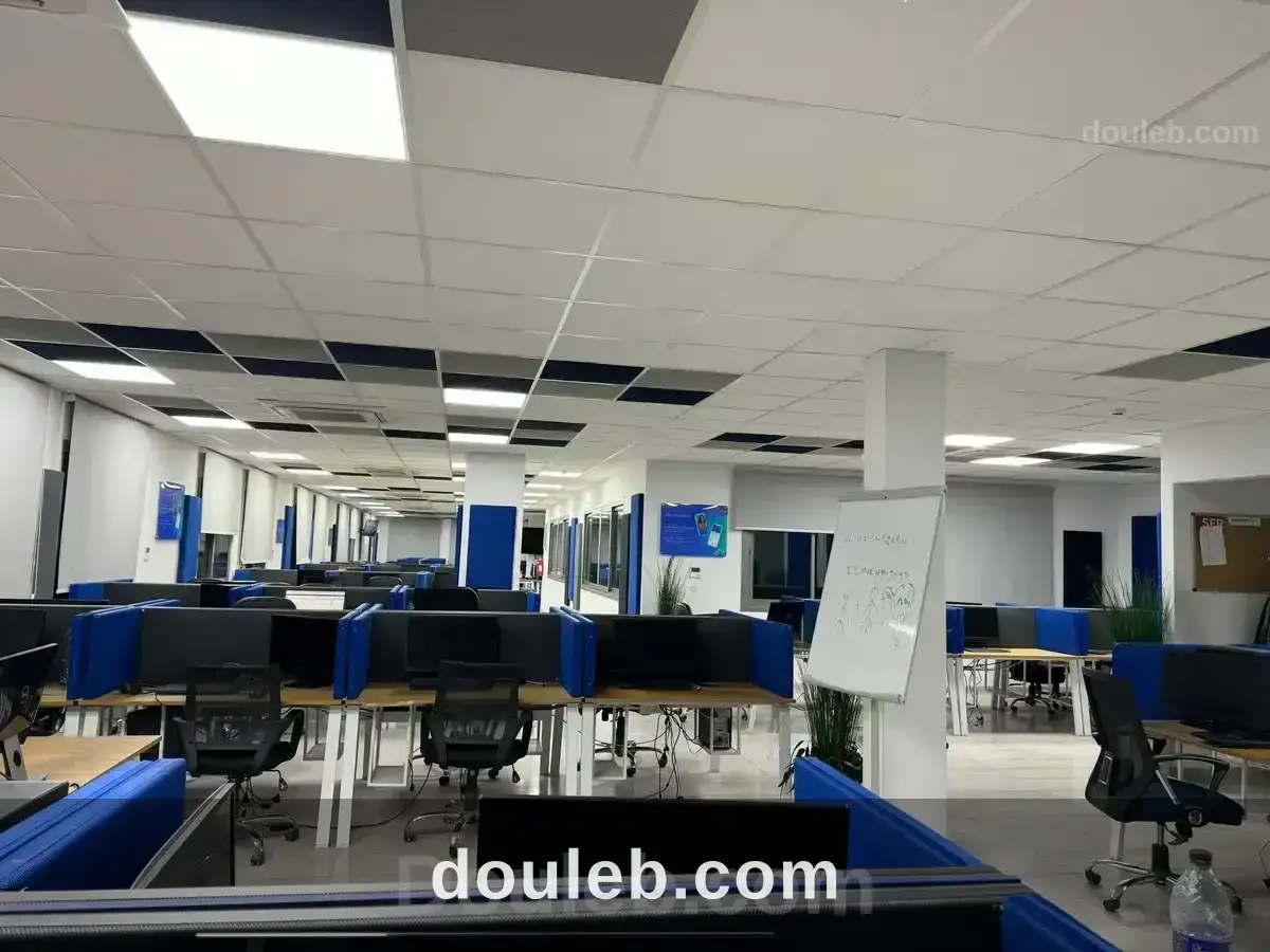 Super bureau 1410 m2 au lac 3 kram - Photo 1