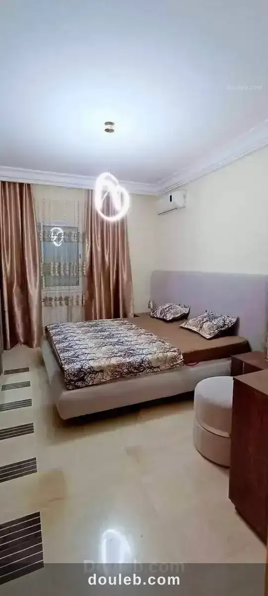 Un appartement meublé - Miniature 2