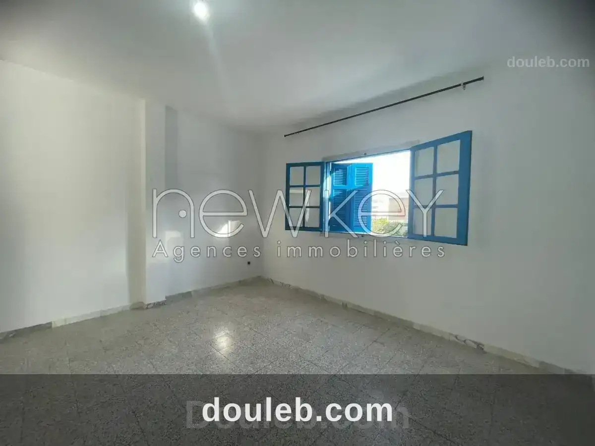 Étage de villa s2 à la marsa réf 8751a - Miniature 2