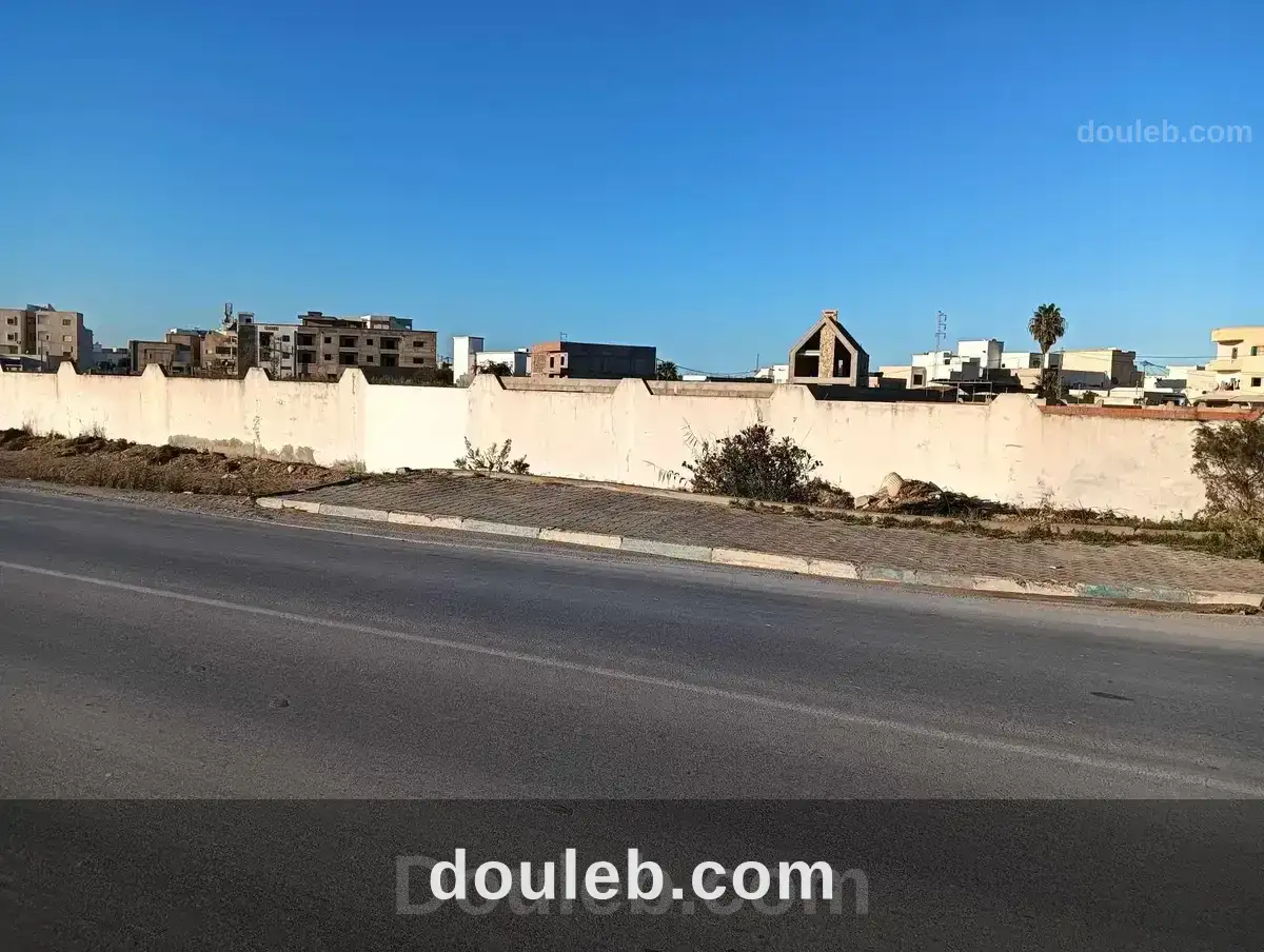 Un terrain sur la route principale de raoued plage - Miniature 3