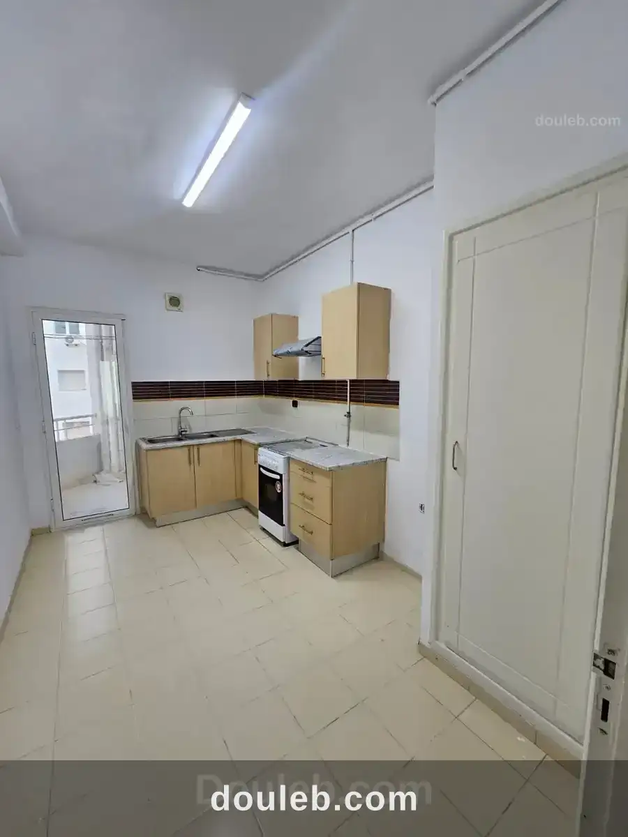 S plus deux bien ensoleillé à l'aouina - Miniature 2