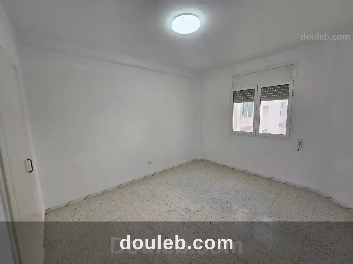 S plus deux bien ensoleillé à l'aouina - Miniature 3