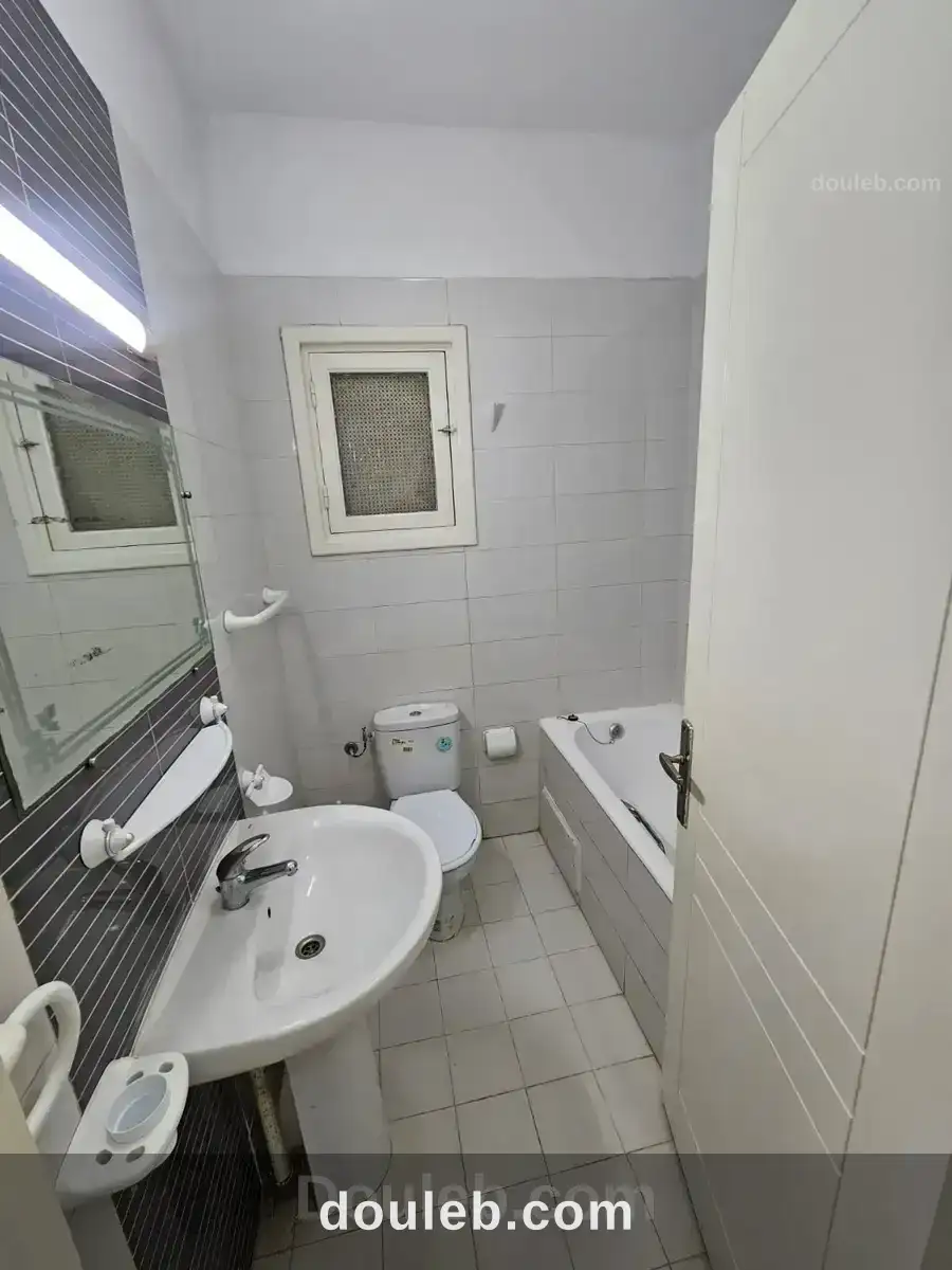 S plus deux bien ensoleillé à l'aouina - Miniature 5