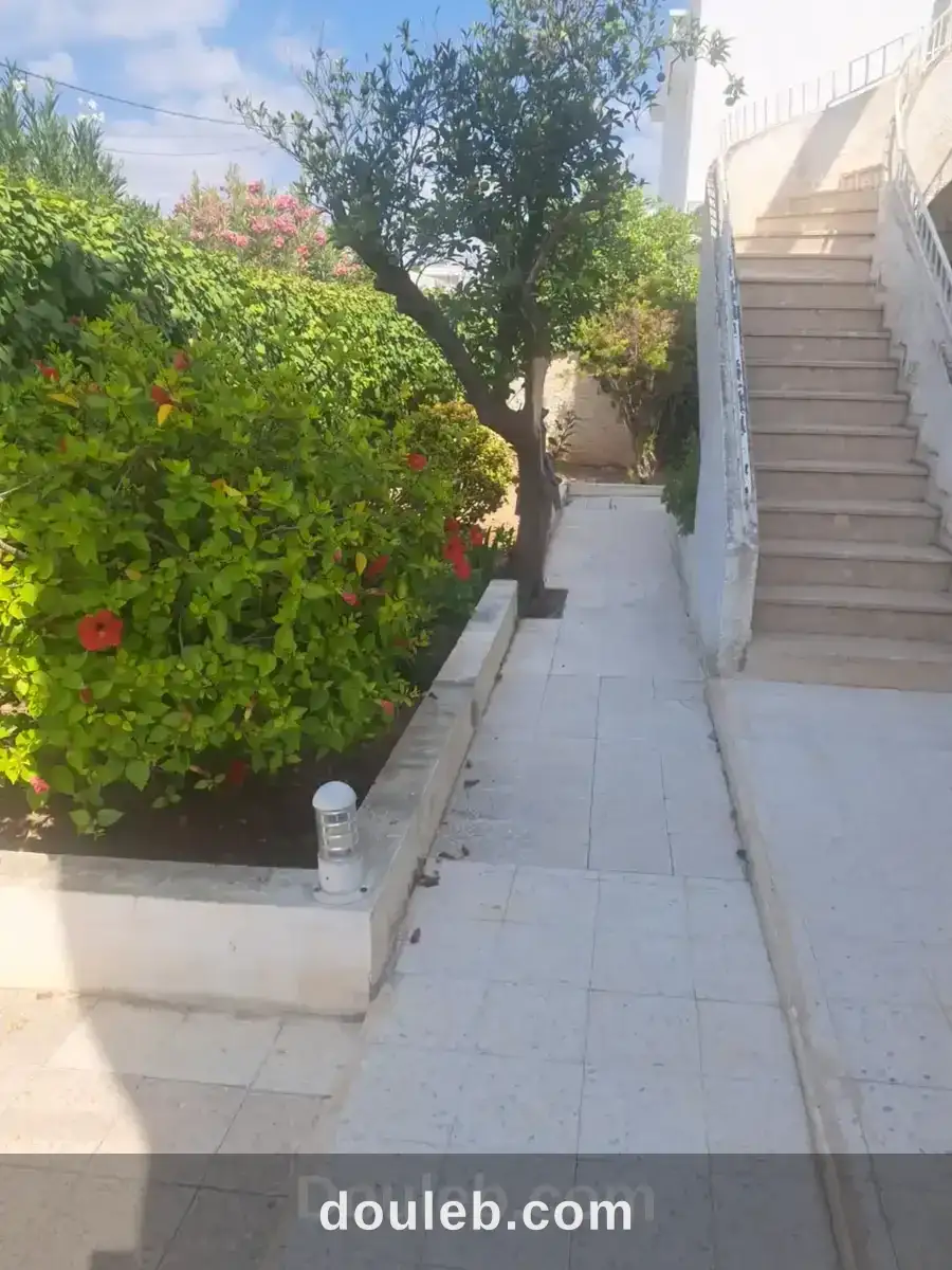 Villa à nouvelle ariana de surface 423 m2 tfi - Miniature 2