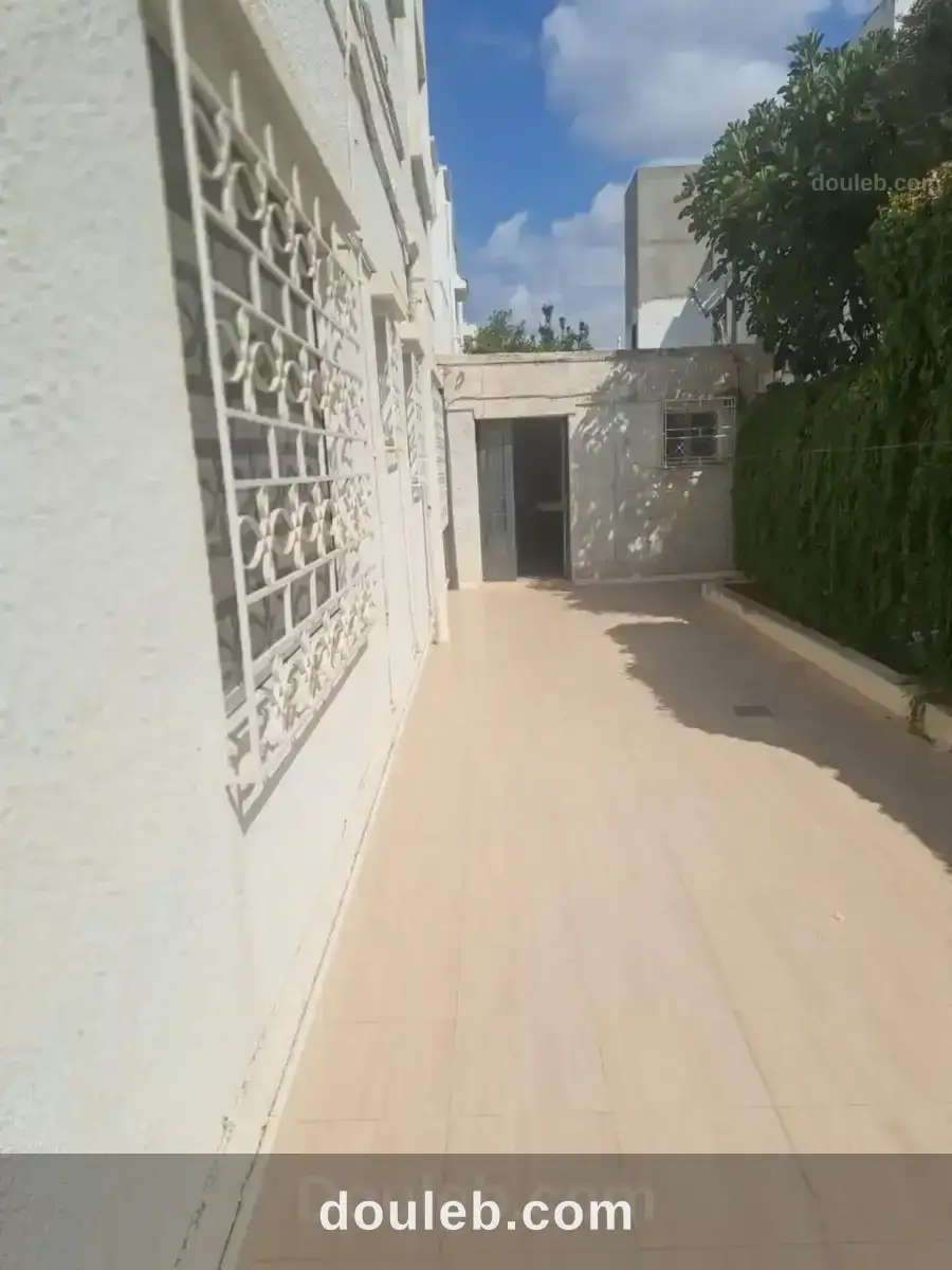 Villa à nouvelle ariana de surface 423 m2 tfi - Miniature 4