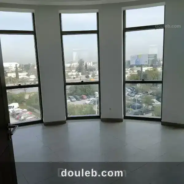 Super bureau 298 m2 avec vue aeroport au lac 1 - Photo 1