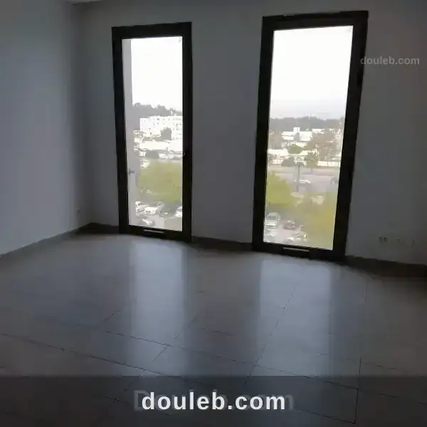 Super bureau 298 m2 avec vue aeroport au lac 1 - Miniature 3