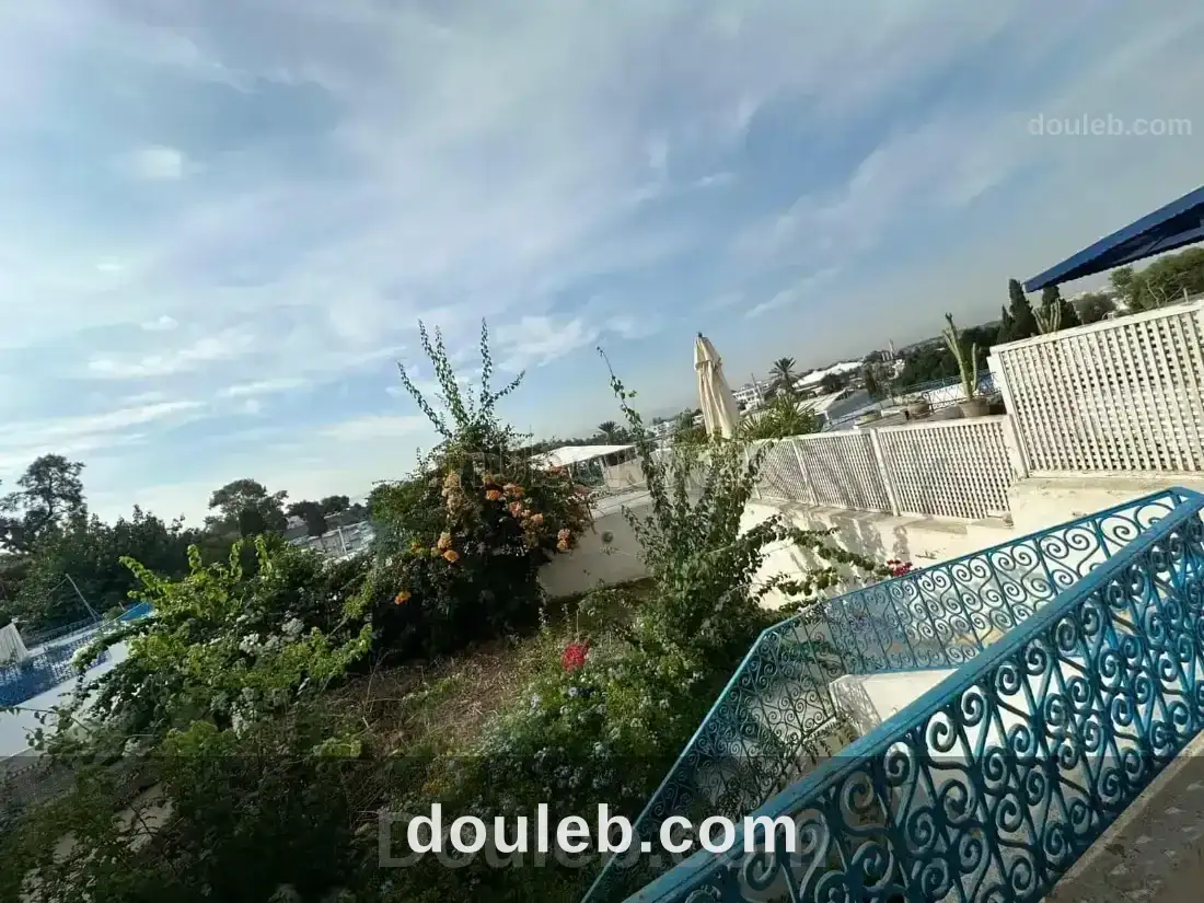 Duplex titré avec jardin à rénover à sidi bou saïd - Miniature 5
