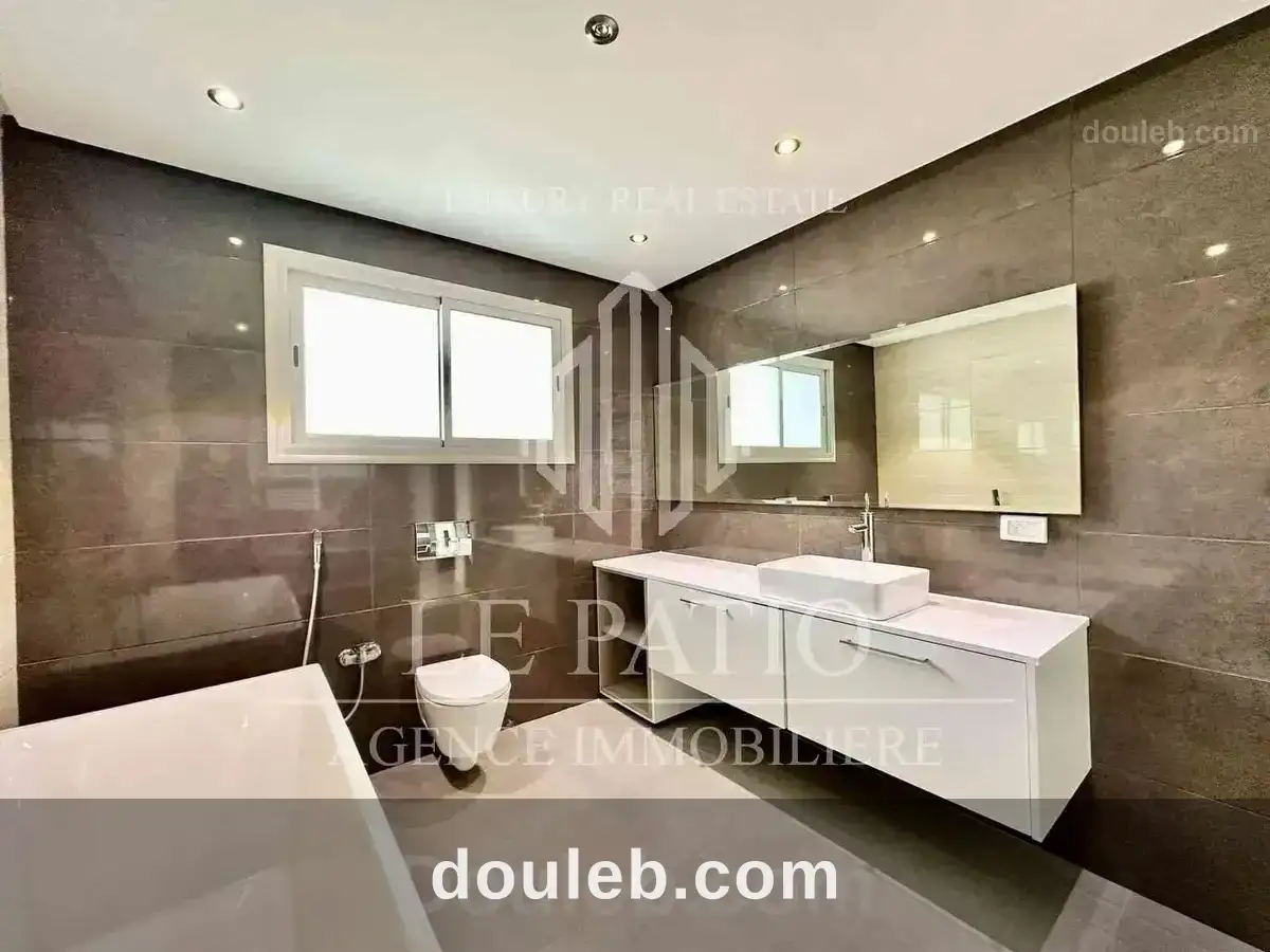 Etage de villa au jardins de carthage - Miniature 4