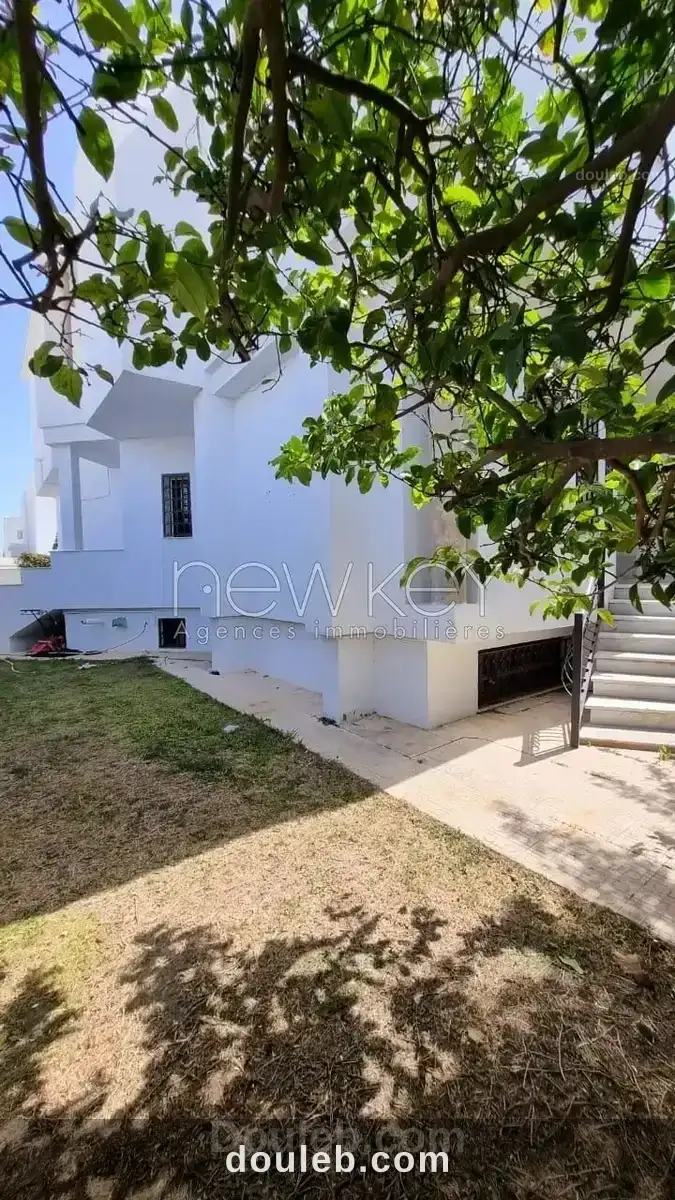 Villa s4 avec jardin à la marsa - Miniature 5