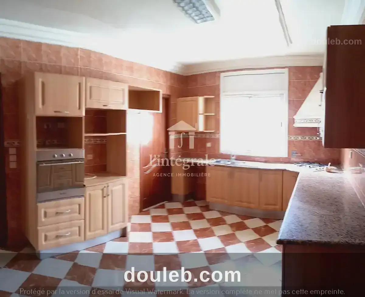 Charmante villa avec jardin - Miniature 2