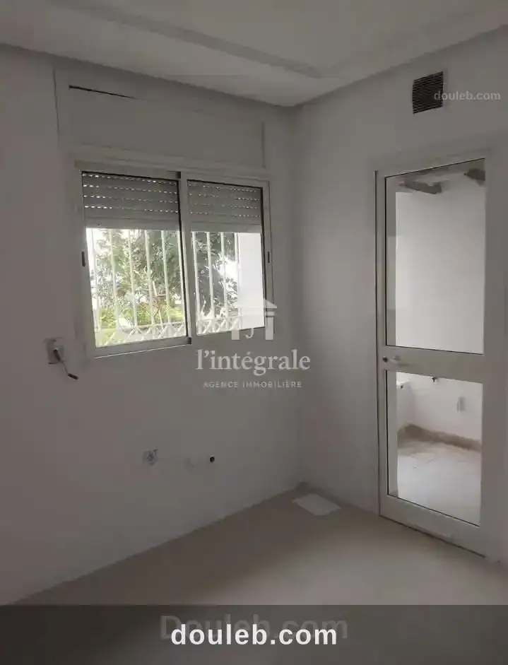 H4 bureau au rez de chaussée indépendant - Miniature 5