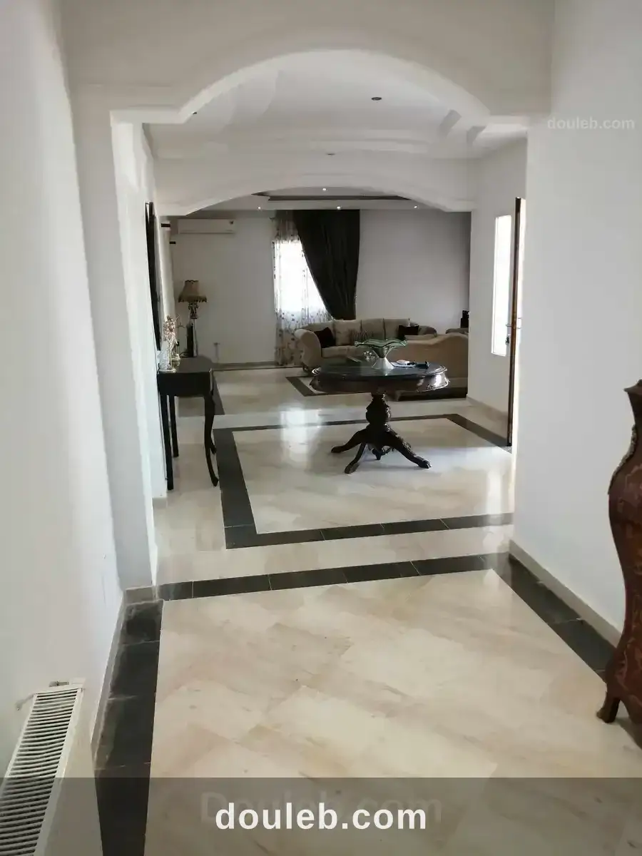 1250mc villa standing avec piscine - Miniature 2