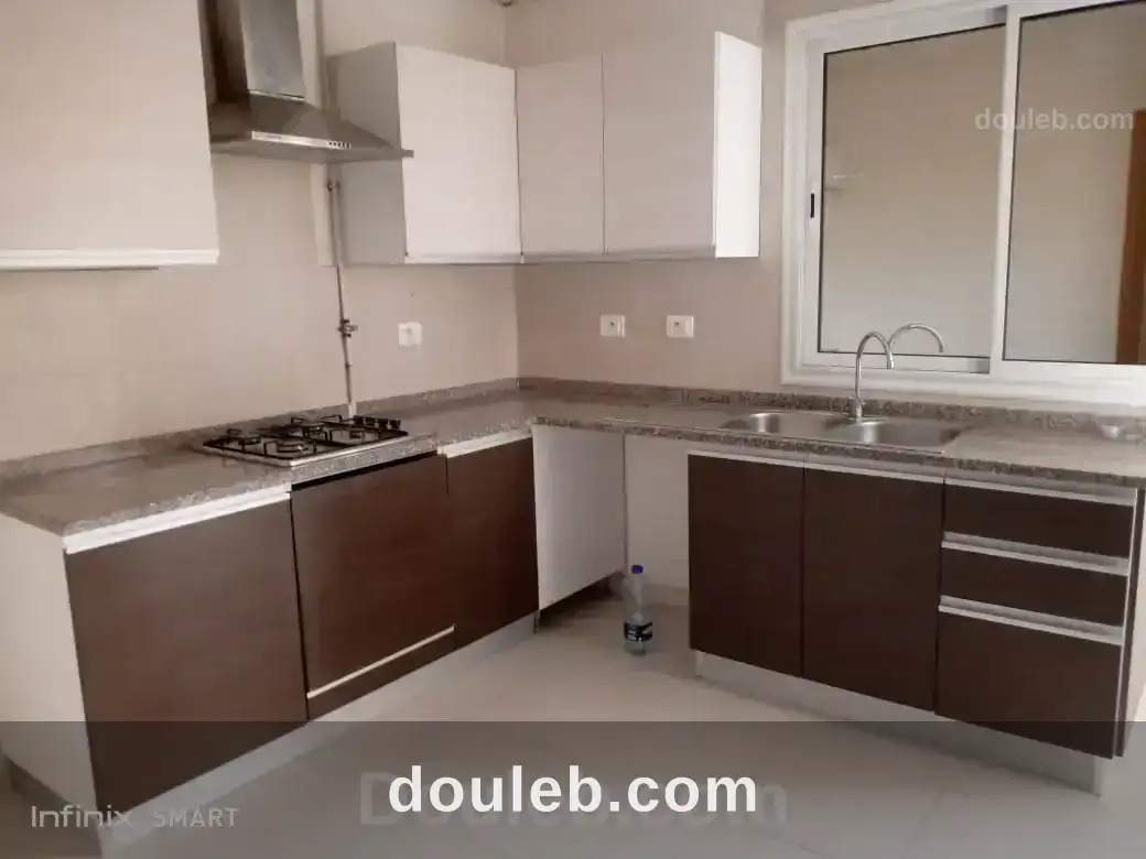 Grand appartement très haut standing cité skik - Miniature 3