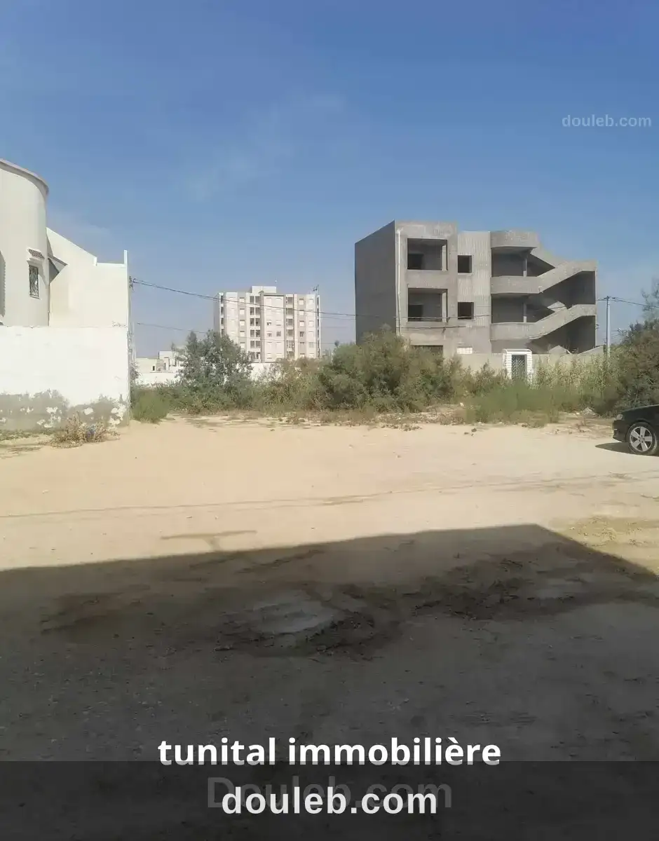 Villa un seul niveau inachevé - Miniature 3