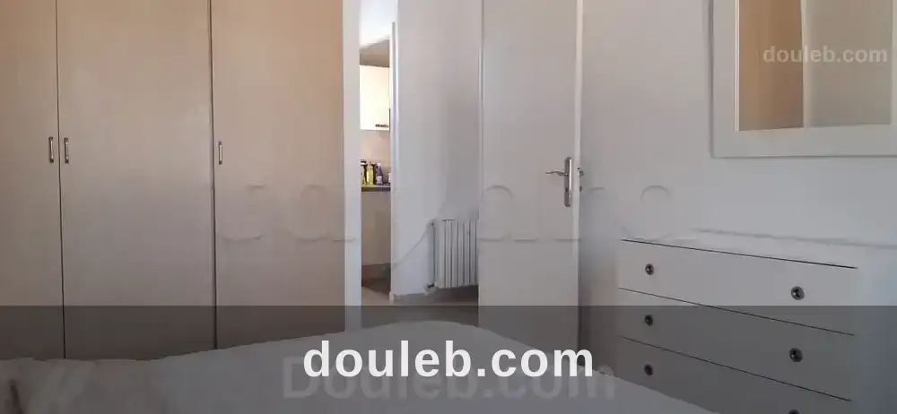 S plus 2 richement meublée face de l agora - Miniature 3