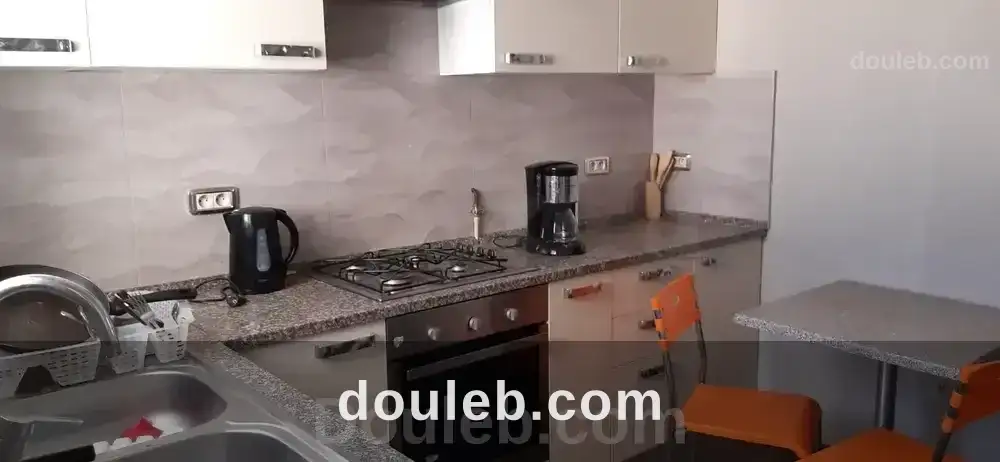 S plus 2 richement meublée face de l agora - Miniature 4