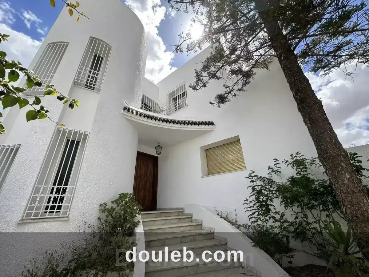 Villa s7 à menzah 9 sur artère principale - Photo 1