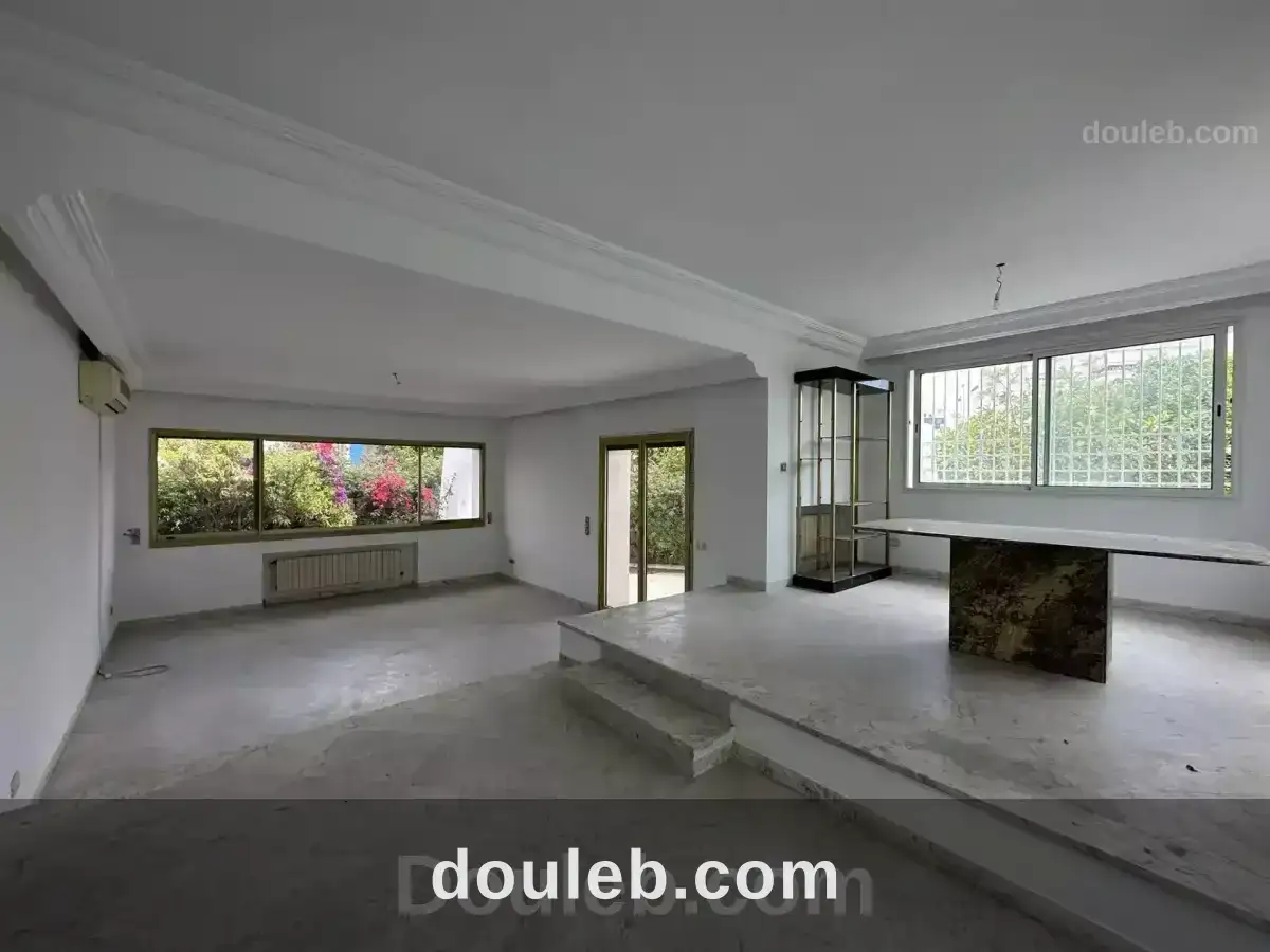 Villa s7 à menzah 9 sur artère principale - Miniature 3