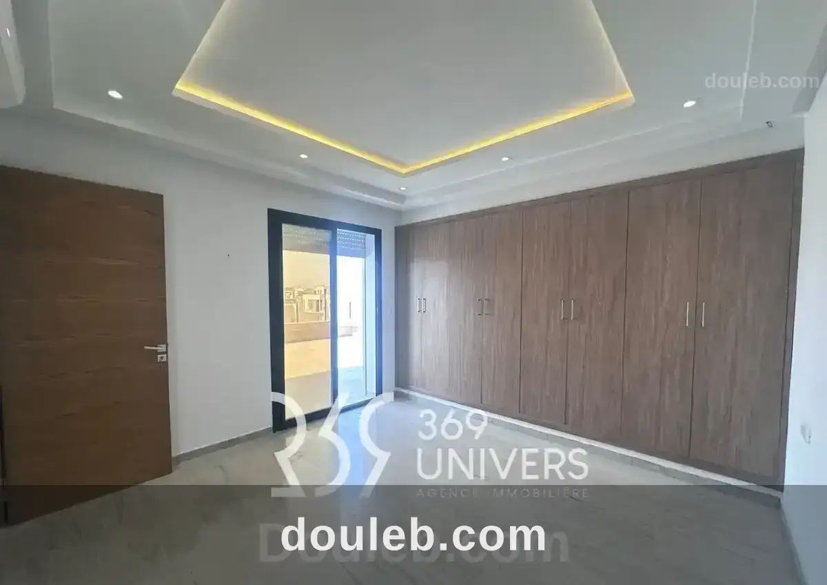 Appartement avec terrasse aux jdc ref ra154 - Miniature 2