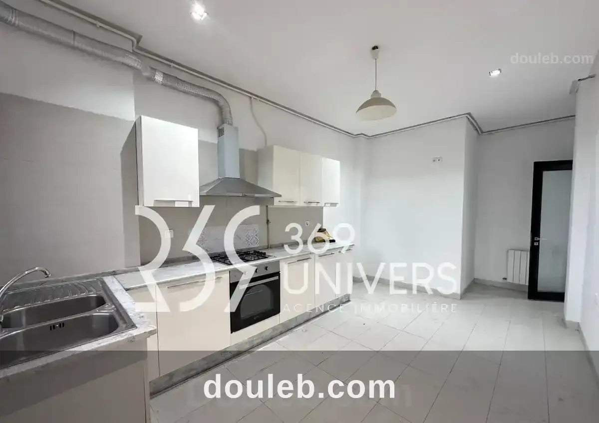 Appartement avec terrasse à la marsa ref ra164 - Miniature 2