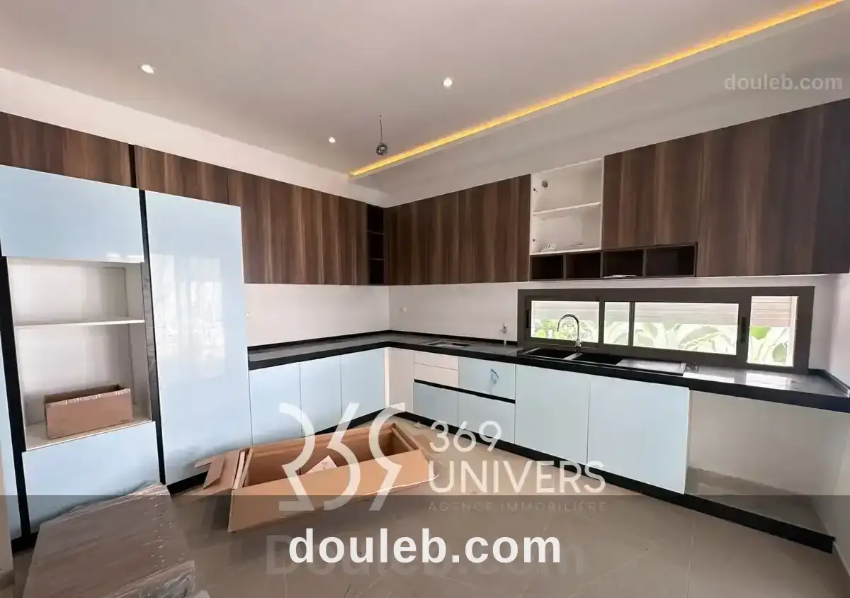 Villa jumelée avec jardin à gammarth - Miniature 4