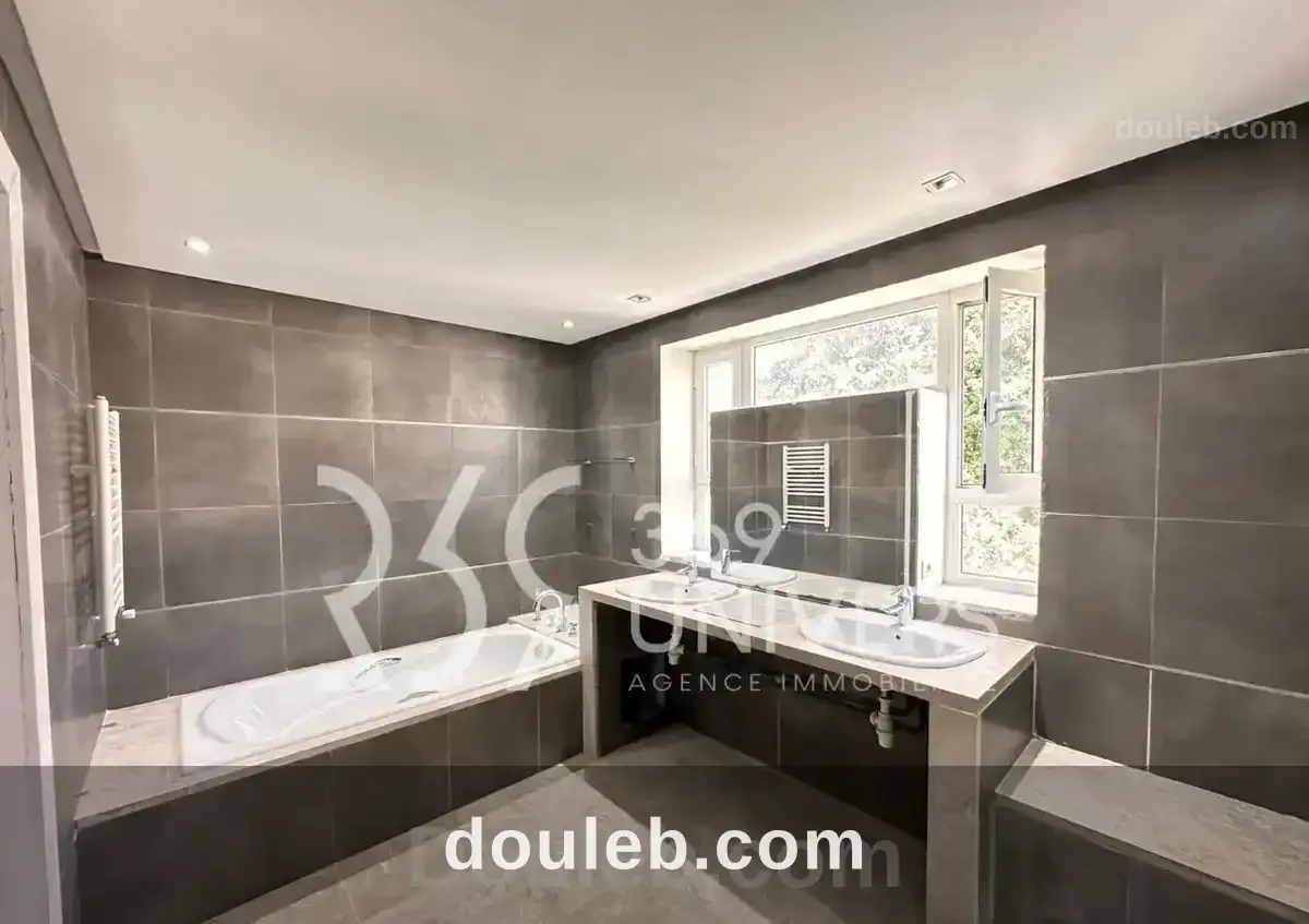 Etage avec piscine à la marsa ref ra134 - Miniature 2