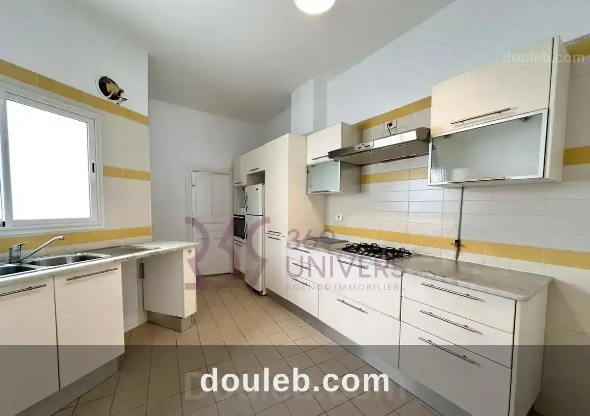 Villa meublée avec terrasse à la marsa ref rh108 - Miniature 2