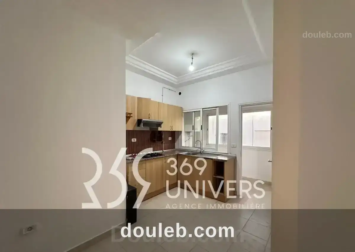 Appart avec balcon à la marsa ref ra159 - Miniature 2