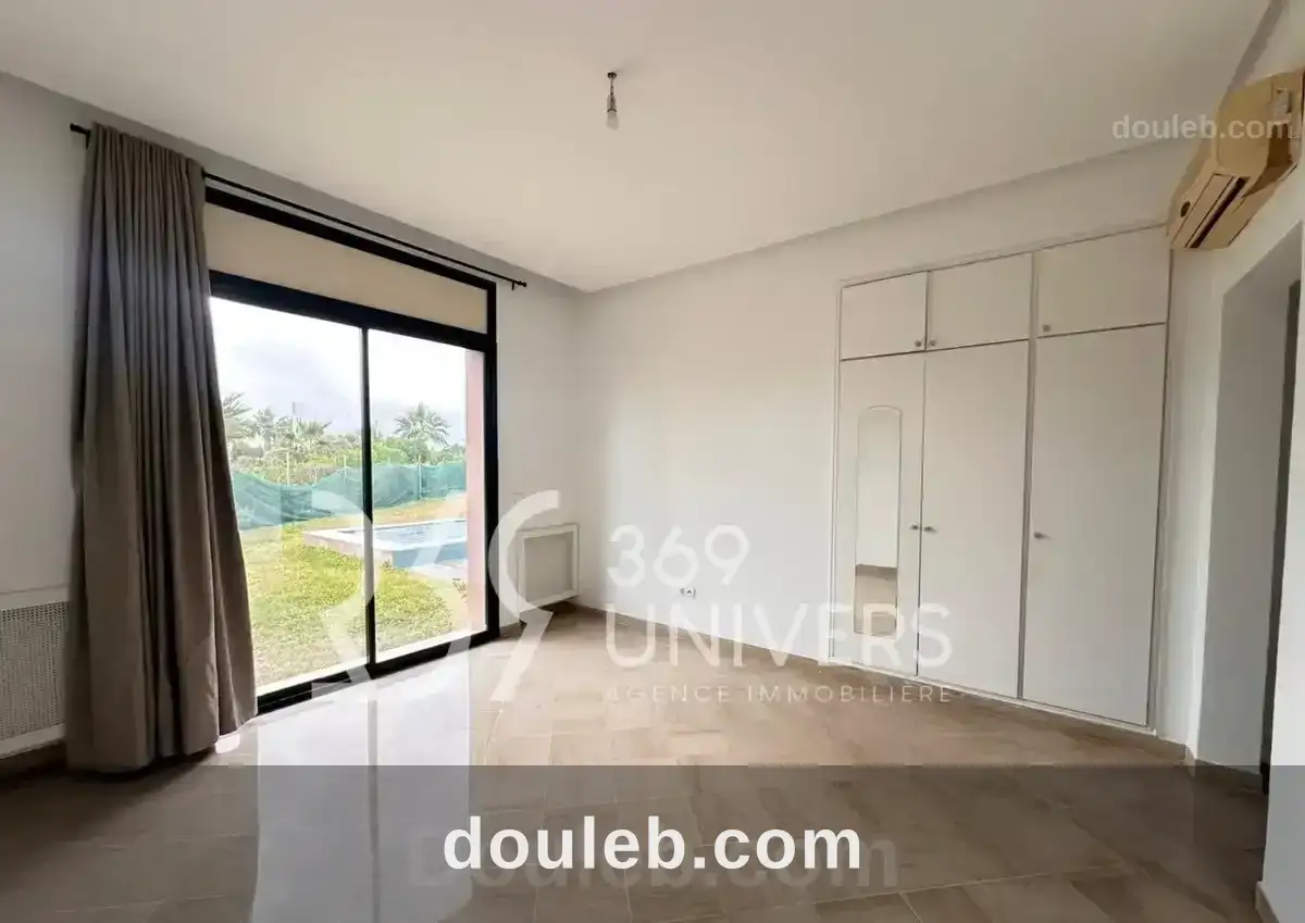 Villa plain pied avec piscine à gammarth rh139 - Miniature 5