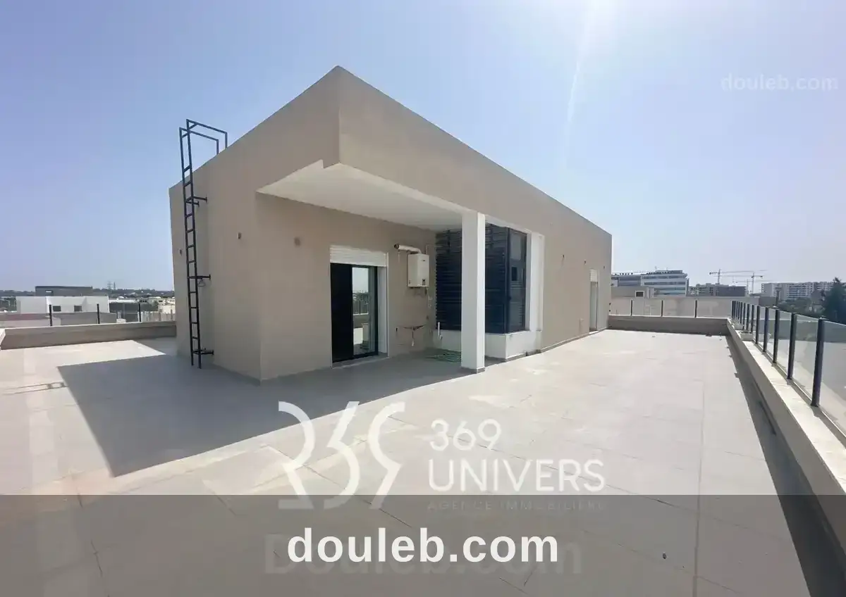 Penthouse avec terrasse aux jdc ref ra154 - Miniature 2