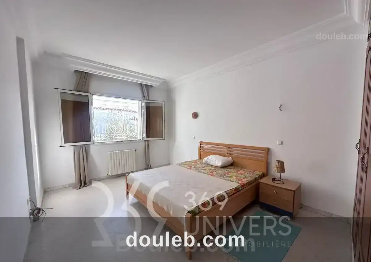 Etage avec terrasse à la marsa ref ra161 - Miniature 3