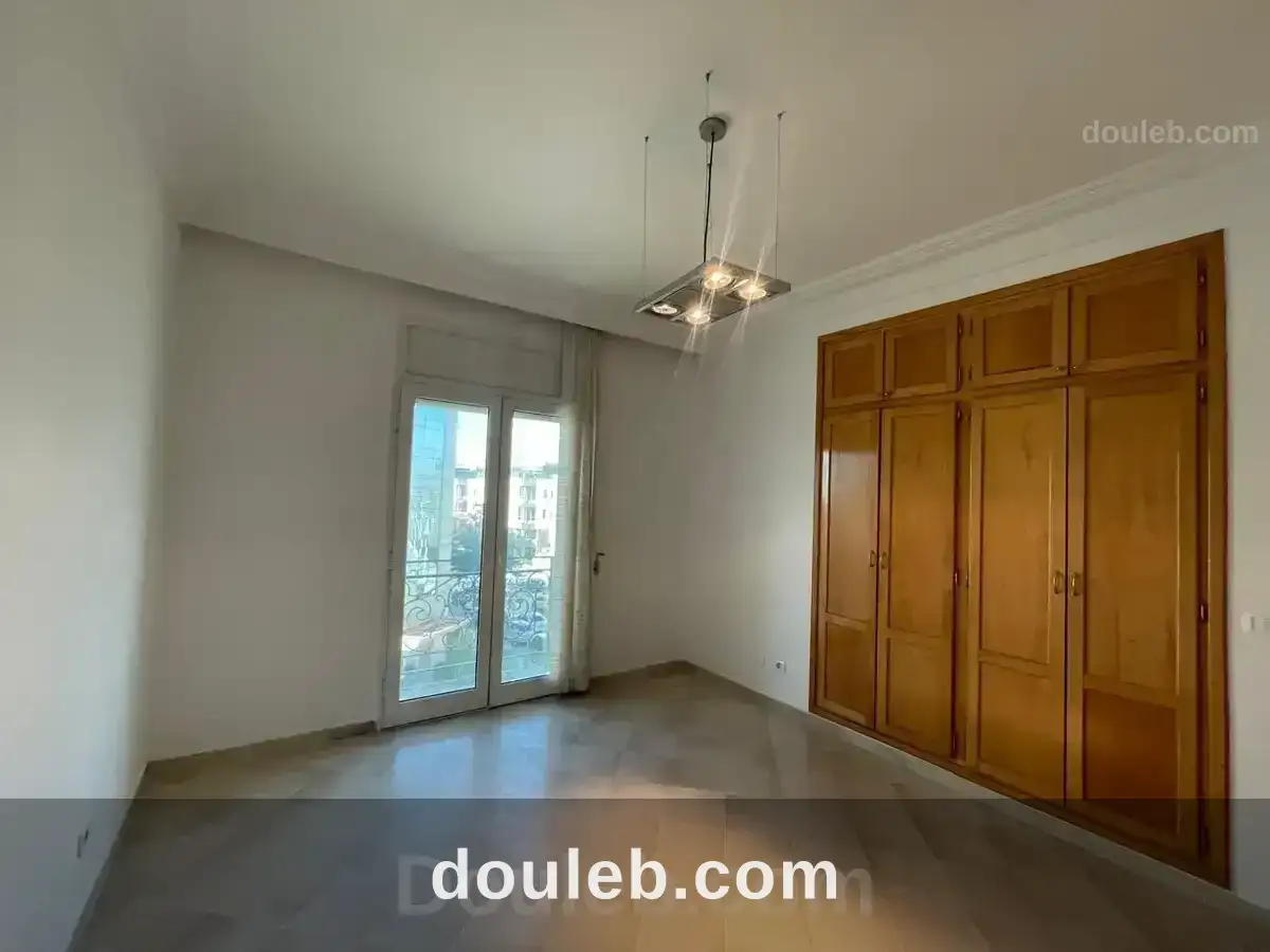 Bureau h1 au lac2 - Miniature 3