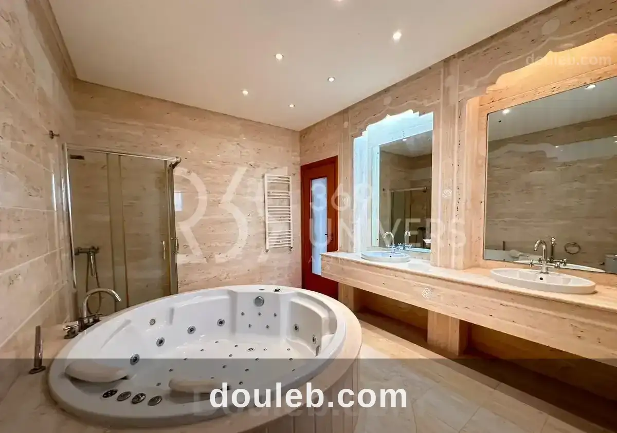 Villa avec piscine à gammarth ref rh135 - Miniature 3