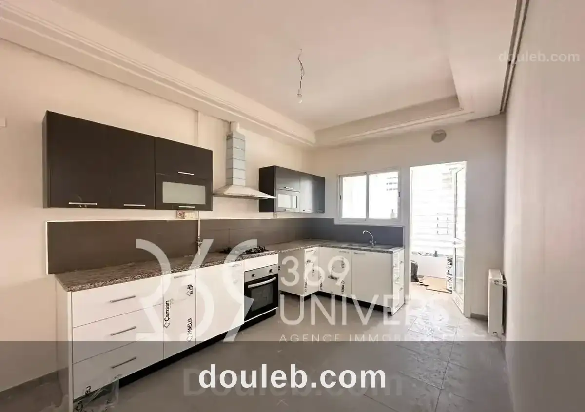 Appartement avec balcon aux jdc ref ra143 - Miniature 2