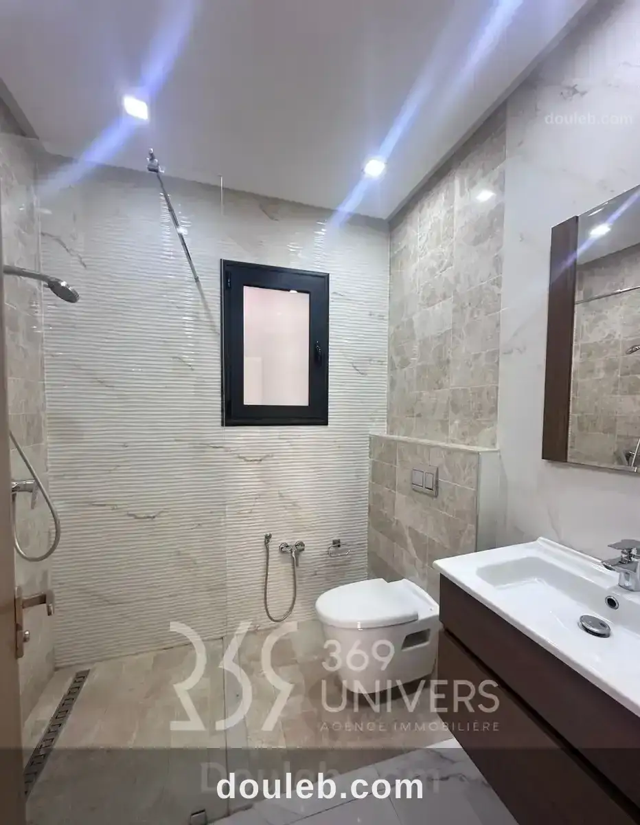 Appartement avec balcon aux jdc ref ra150 - Miniature 3