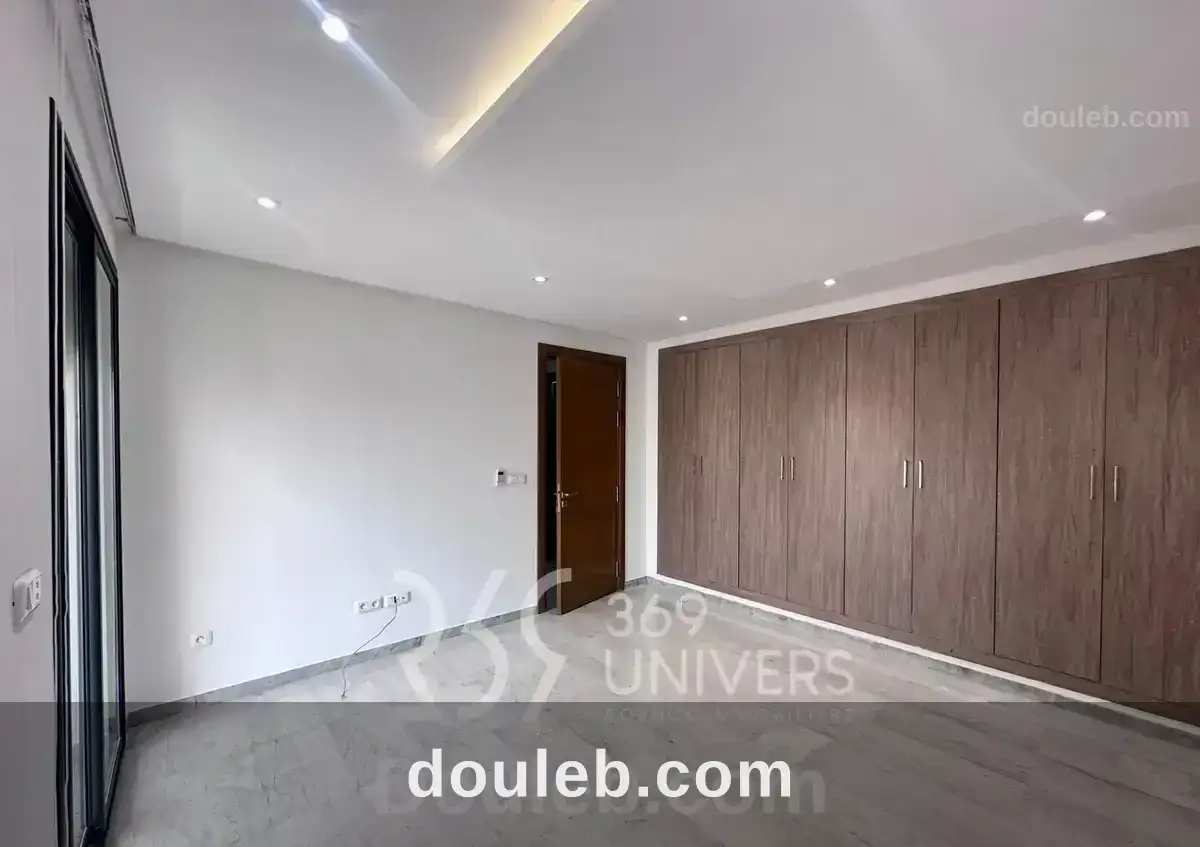 Appartement avec balcon aux jdc ref ra150 - Miniature 4