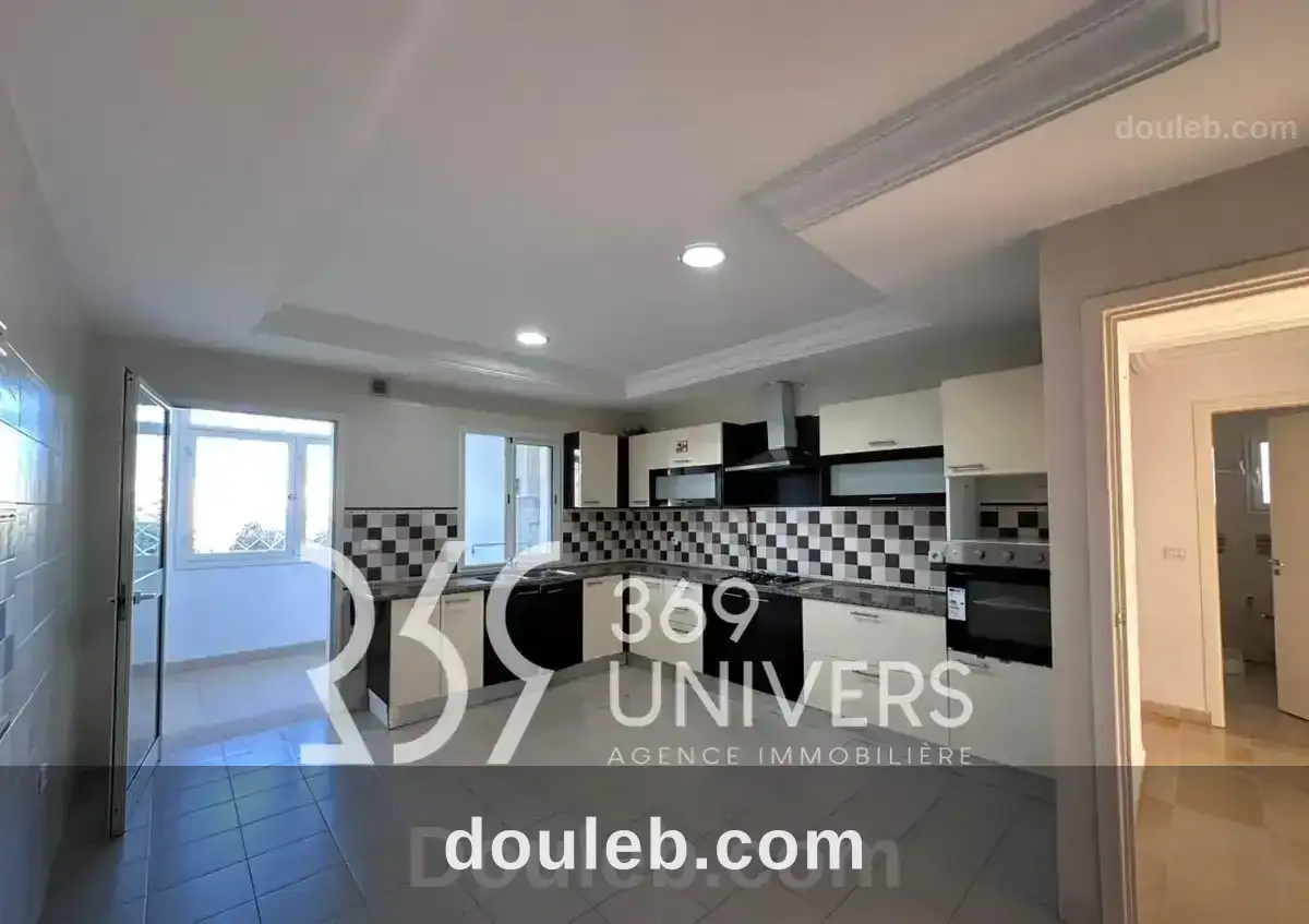 Etage de villa avec balcon à la marsa ref ra161 - Miniature 4