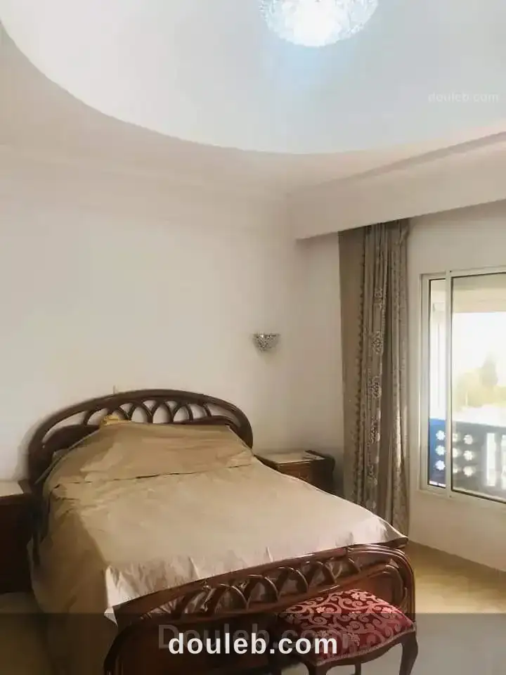 Des s0 et des s1 meublé pour courte durée 70dt - Miniature 2