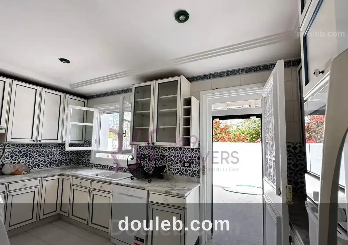 Villa avec piscine à gammarth ref rh110 - Miniature 2